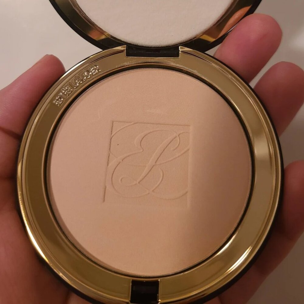 ESTEE LAUDER Double Matte Pressed Powder - 04 Medium Deep ** 2 BNIB **